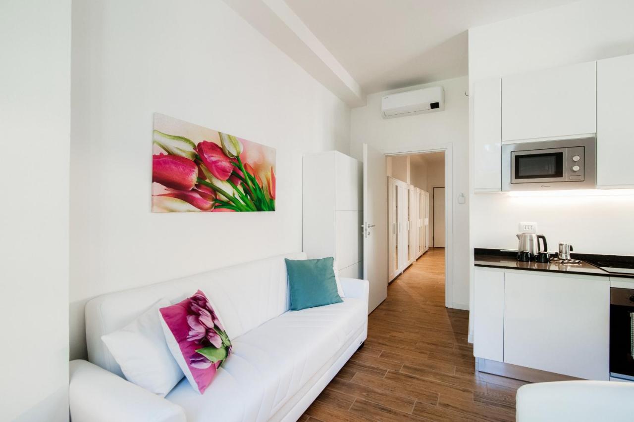 White Loft Como Central - The House Of Travelers ภายนอก รูปภาพ