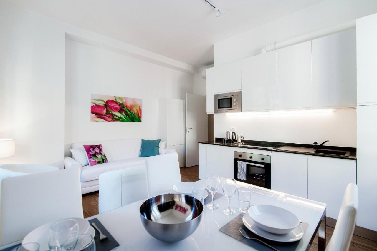White Loft Como Central - The House Of Travelers ภายนอก รูปภาพ